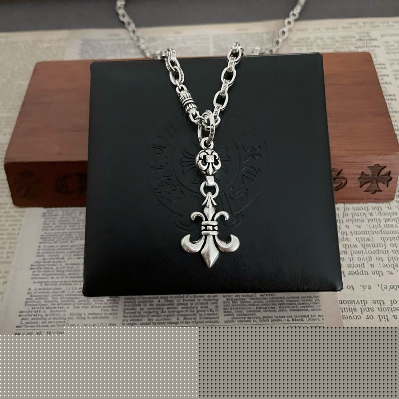 Ch**me He**ts necklaces